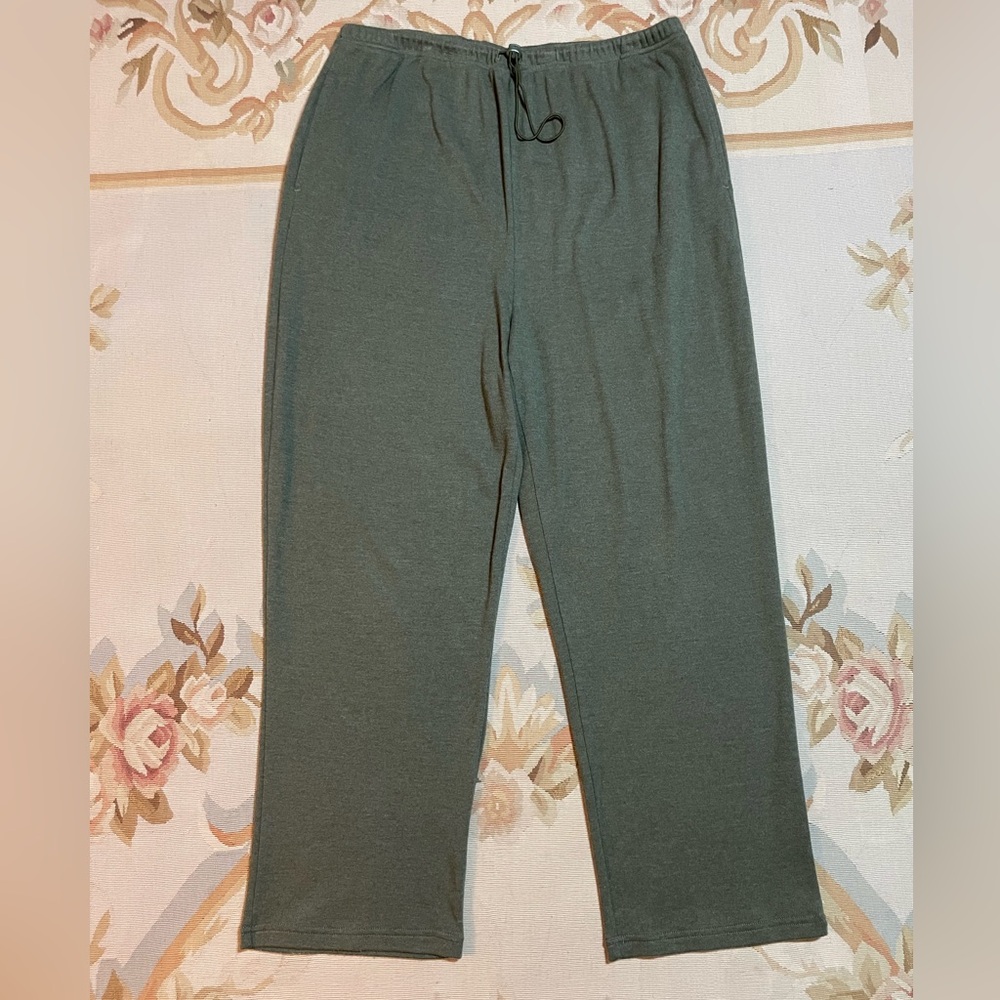 Olive green pants by Russ Liz Clairborne 12/14 petite large